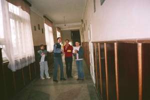 copiii-la-scoala-din-dveni