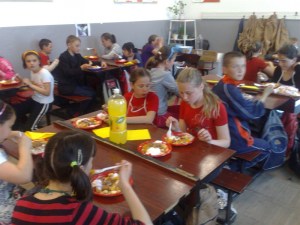 e-imagini-cu-activitati-practice-si-produse-realizate-de-elevi-29_800x600